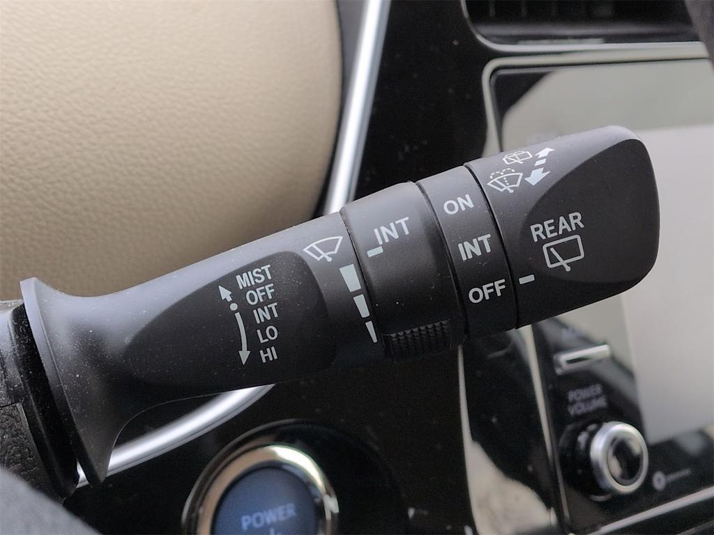 Thumbnail: 2022 Toyota Prius - 30