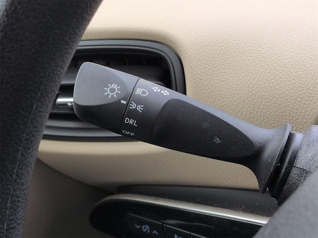 Thumbnail: 2022 Toyota Prius - 31