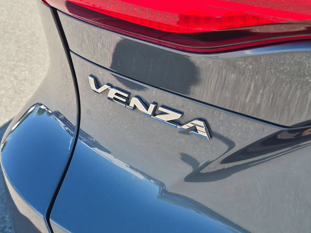 Thumbnail: 2023 Toyota Venza - 27