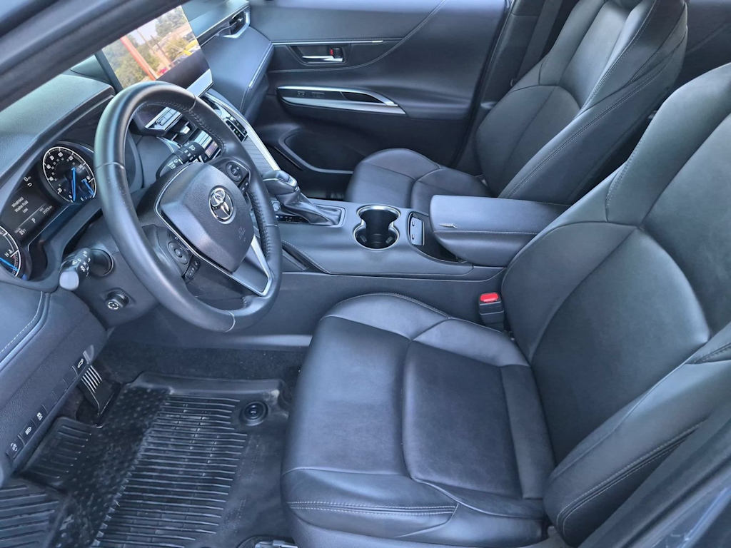 Thumbnail: 2023 Toyota Venza - 11