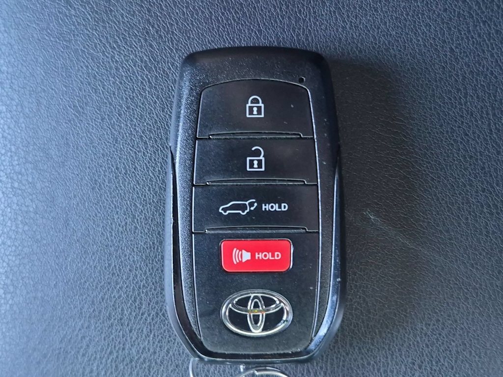 Thumbnail: 2023 Toyota Venza - 36