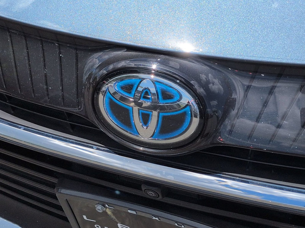 Thumbnail: 2023 Toyota Venza - 7