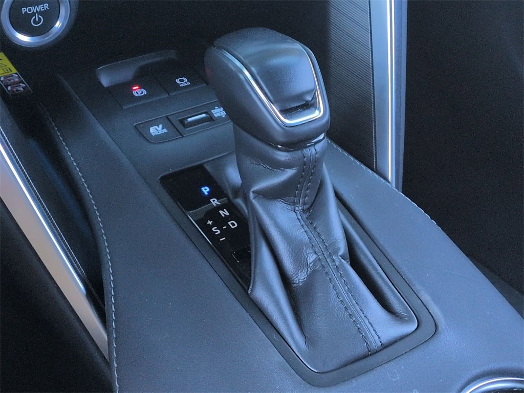 Thumbnail: 2024 Toyota Venza - 16