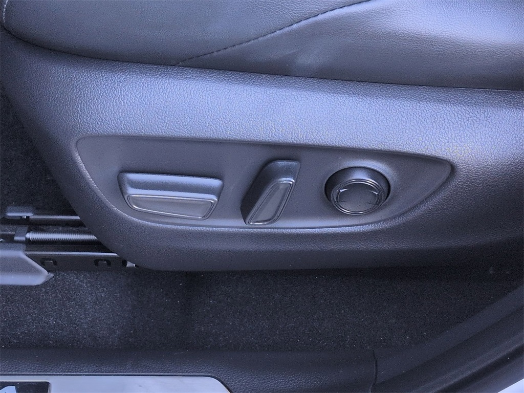 Thumbnail: 2024 Toyota Venza - 28