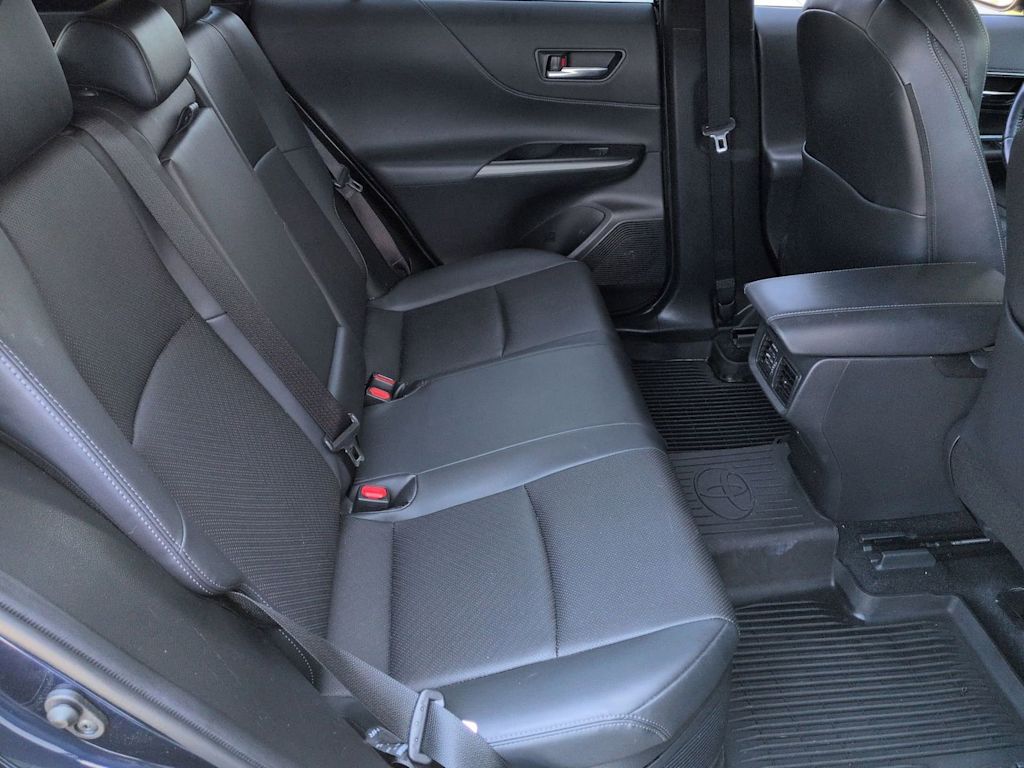 Thumbnail: 2021 Toyota Venza - 29