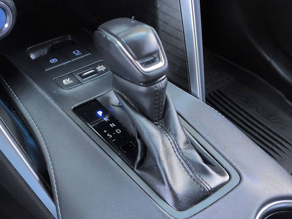 Thumbnail: 2021 Toyota Venza - 16
