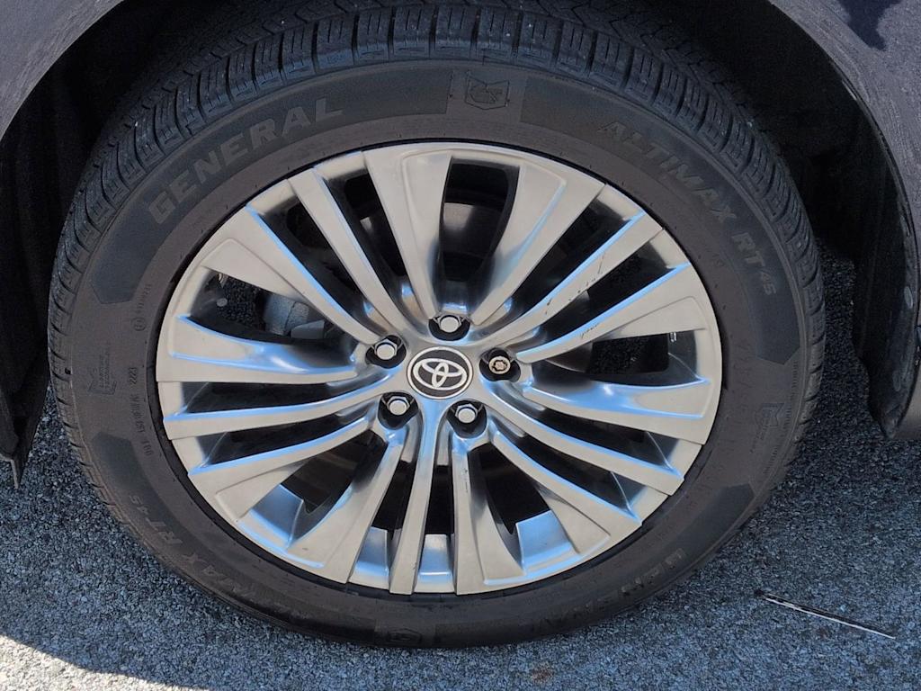 Thumbnail: 2021 Toyota Venza - 8