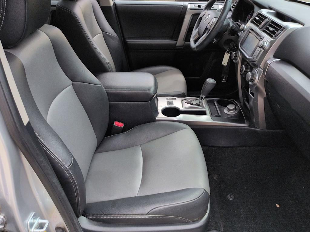 Thumbnail: 2019 Toyota 4Runner - 32