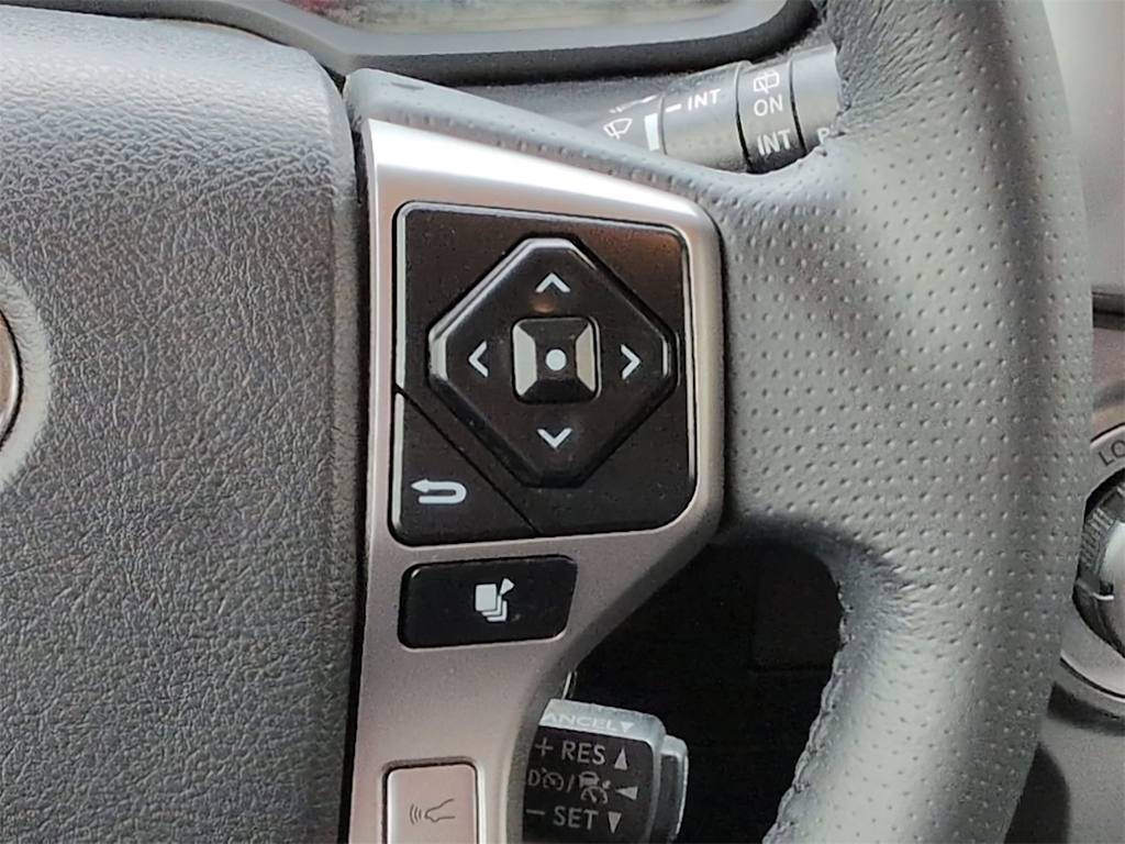 Thumbnail: 2020 Toyota 4Runner - 32