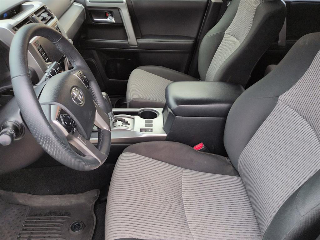 Thumbnail: 2020 Toyota 4Runner - 10