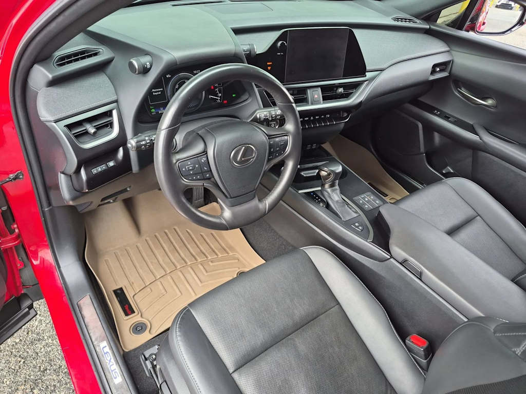 Thumbnail: 2024 Lexus UX - 2