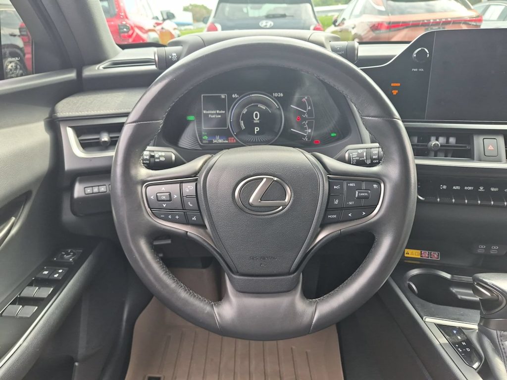 Thumbnail: 2024 Lexus UX - 13