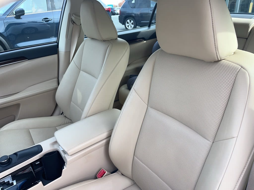 Thumbnail: 2015 Lexus ES - 4