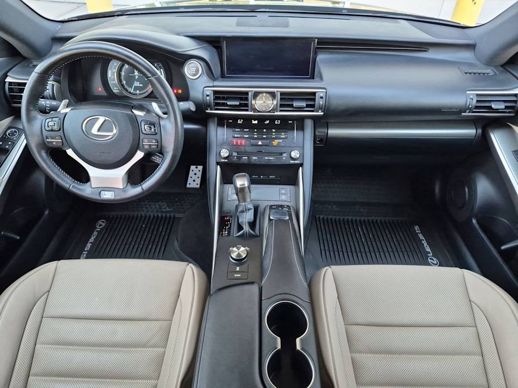 Thumbnail: 2018 Lexus IS - 10