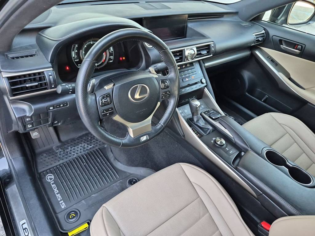 Thumbnail: 2018 Lexus IS - 2