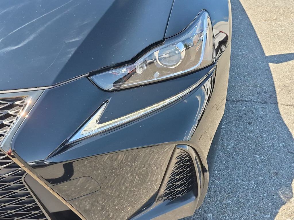 Thumbnail: 2018 Lexus IS - 7