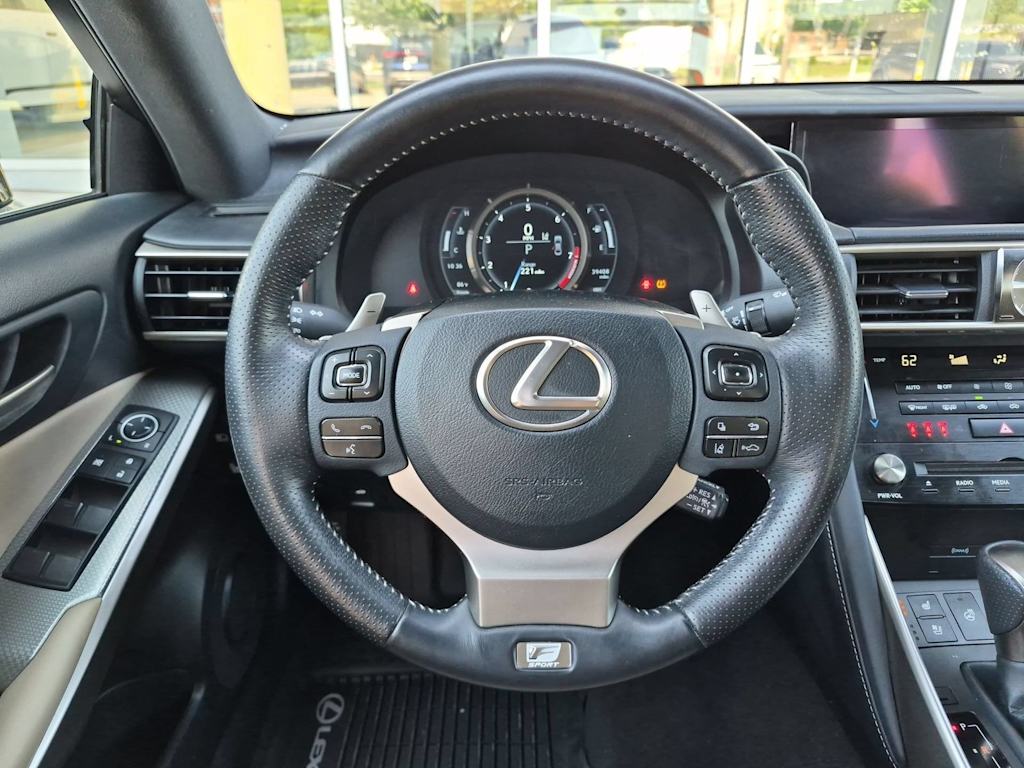 Thumbnail: 2018 Lexus IS - 14