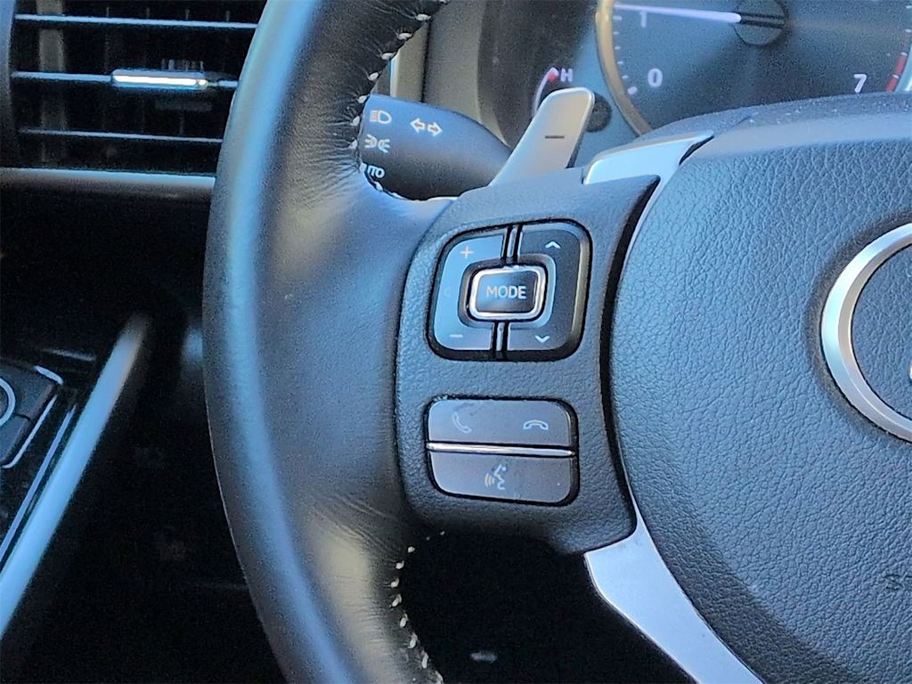 Thumbnail: 2017 Lexus IS - 32