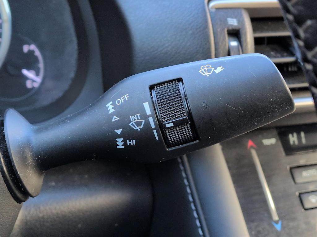 Thumbnail: 2017 Lexus IS - 34