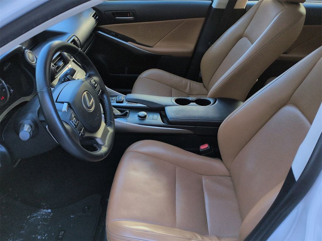 Thumbnail: 2017 Lexus IS - 11