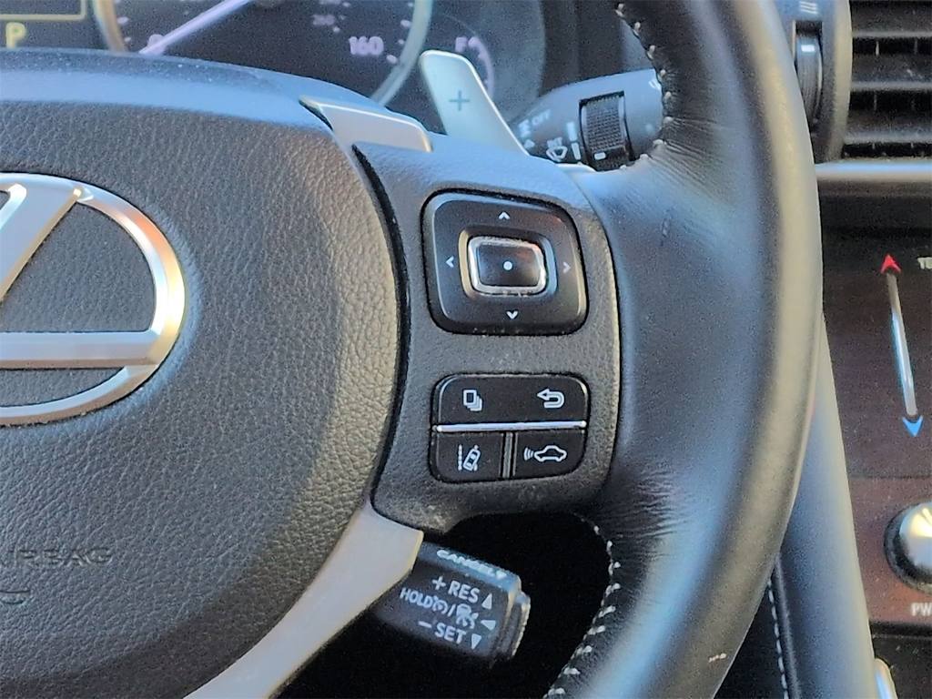 Thumbnail: 2017 Lexus IS - 33