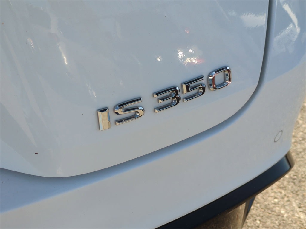 2023 Lexus IS 350 27