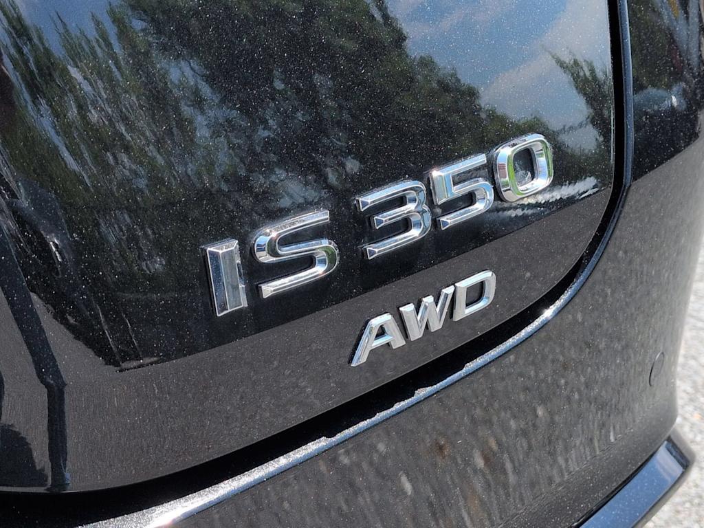 Thumbnail: 2024 Lexus ES - 26
