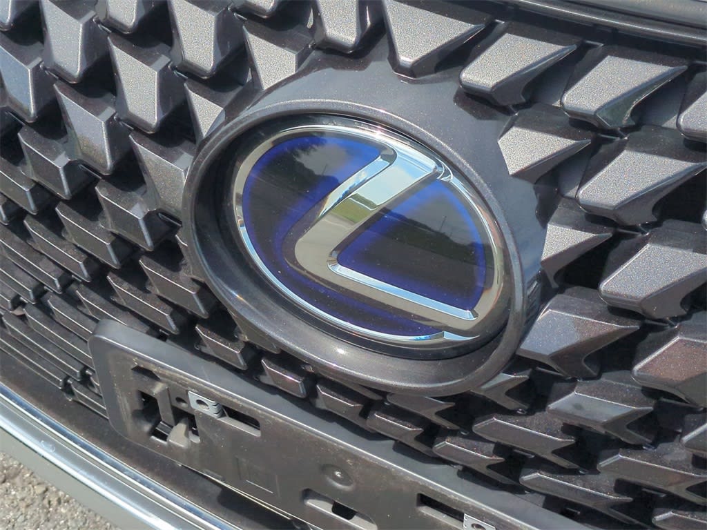 Thumbnail: 2022 Lexus UX - 6
