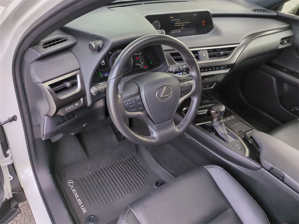 Thumbnail: 2022 Lexus UX - 2