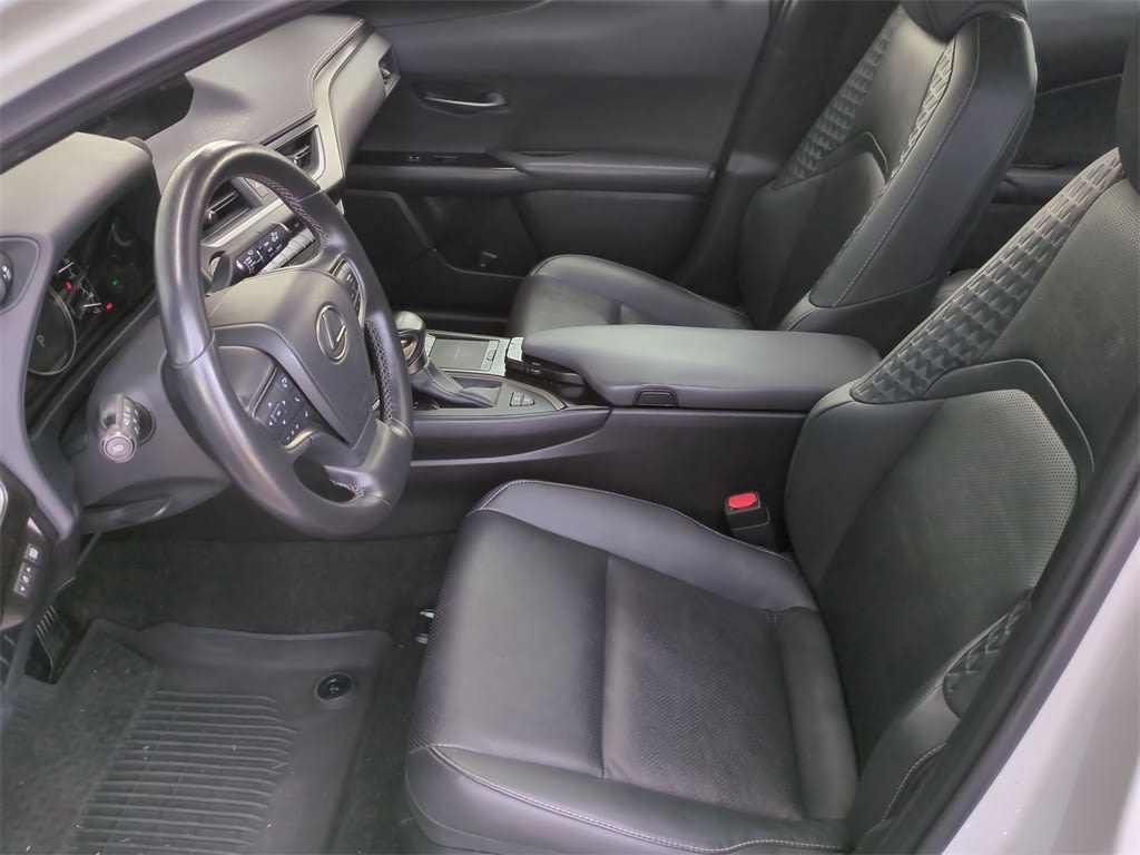 Thumbnail: 2022 Lexus UX - 10