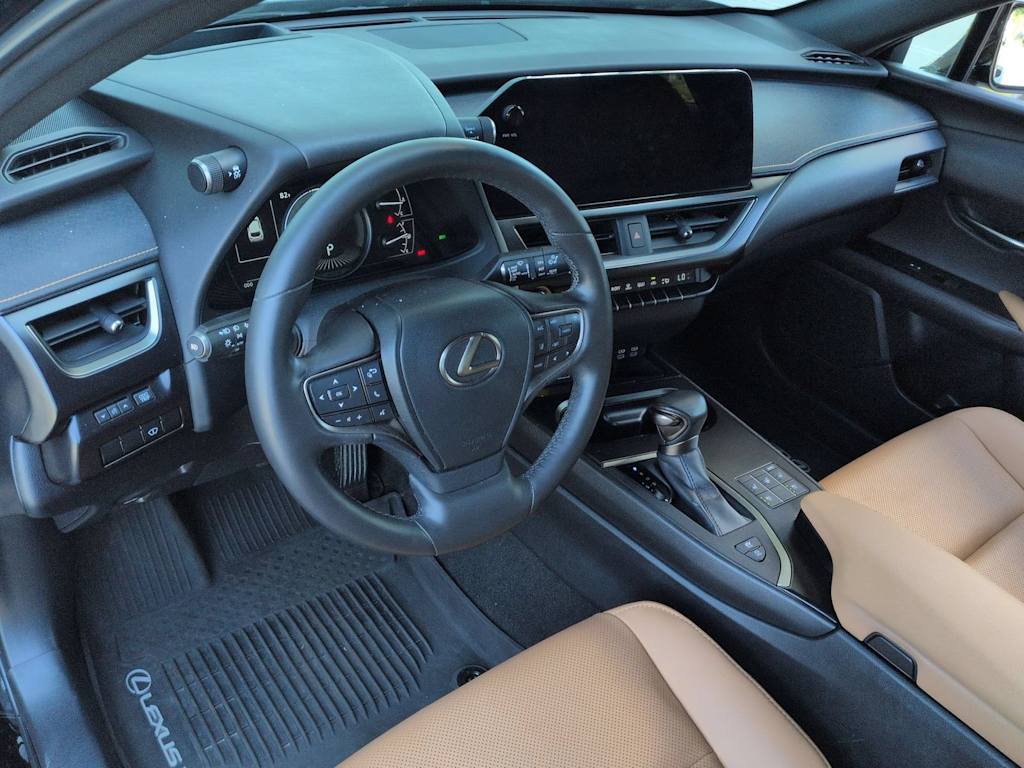 Thumbnail: 2024 Lexus UX - 2