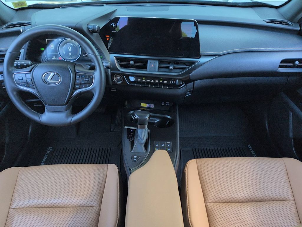 Thumbnail: 2024 Lexus UX - 10