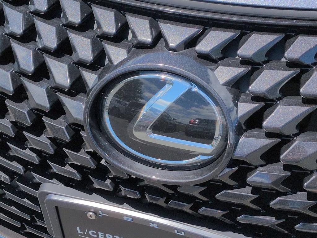Thumbnail: 2023 Lexus UX - 9