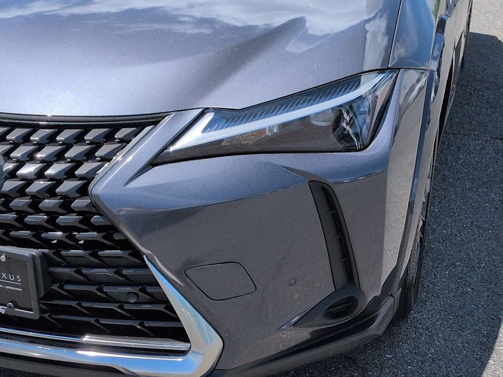 Thumbnail: 2023 Lexus UX - 26