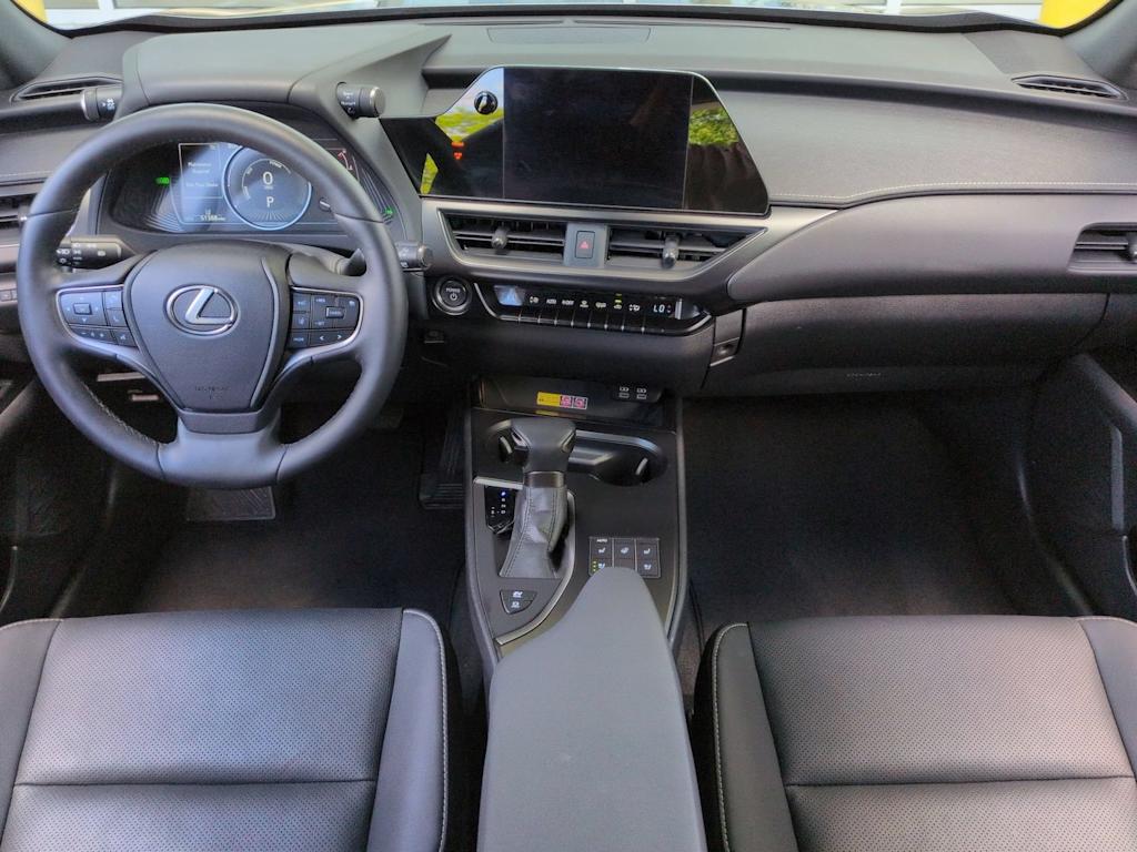 Thumbnail: 2023 Lexus UX - 10