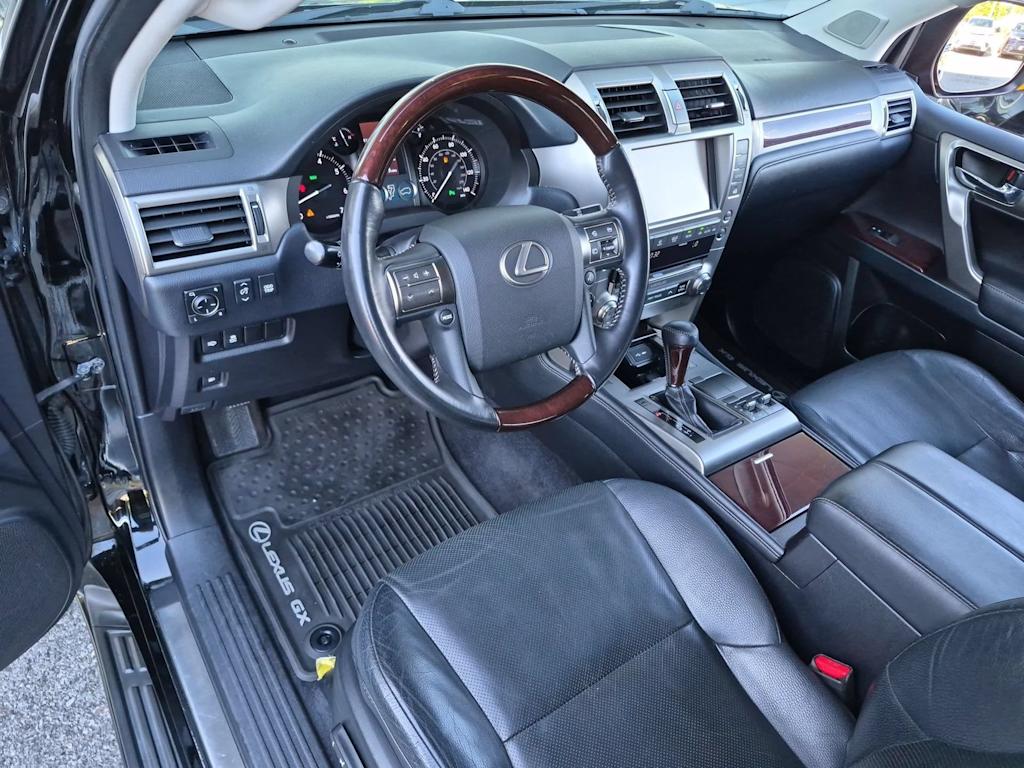 Thumbnail: 2019 Lexus GX - 2