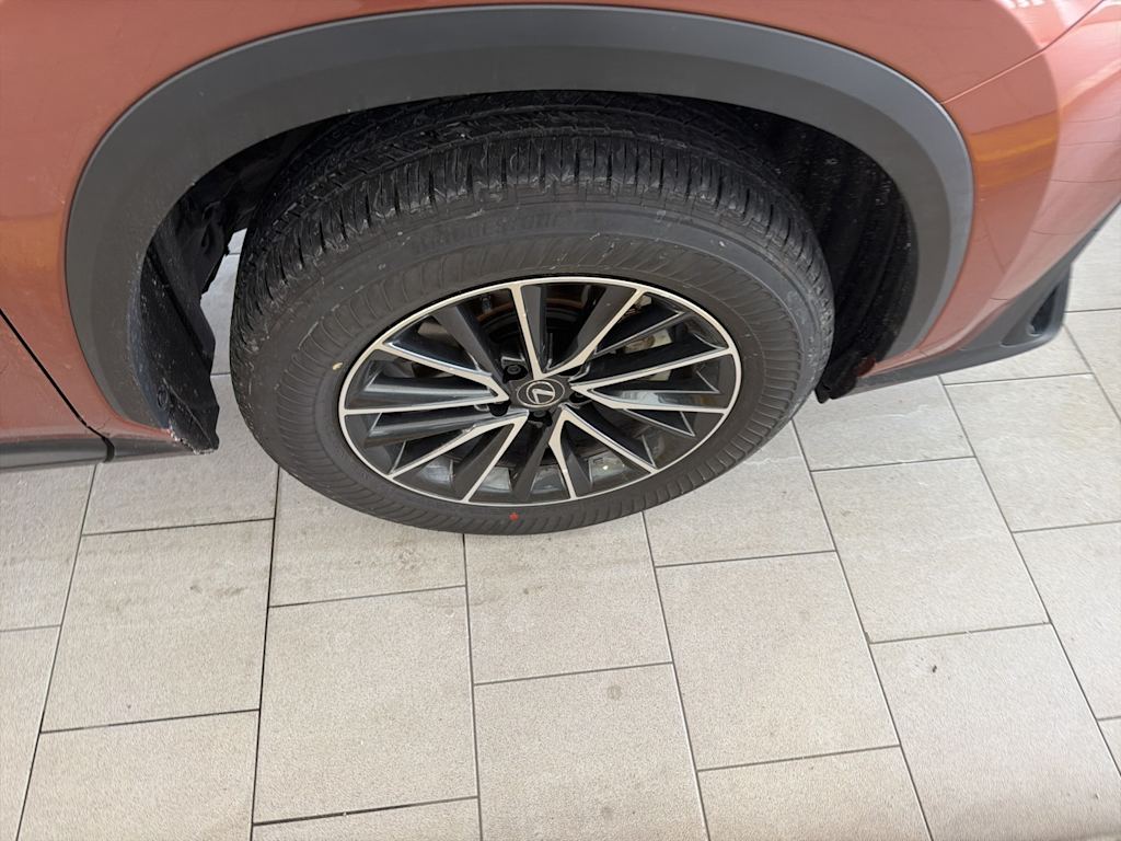 Thumbnail: 2025 Lexus ES - 14