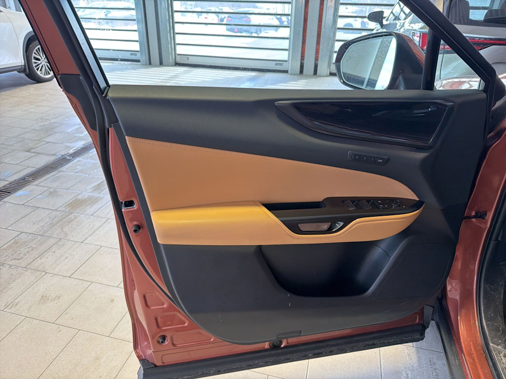 Thumbnail: 2025 Lexus ES - 17