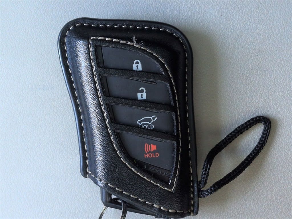 Thumbnail: 2025 Lexus ES - 38