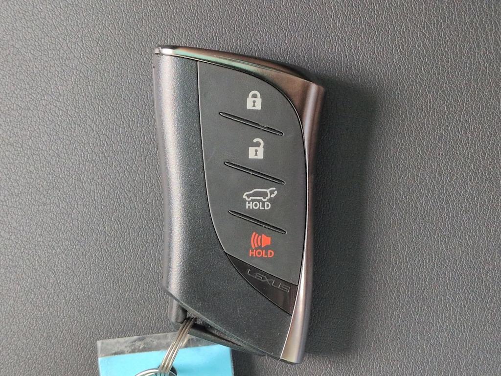 Thumbnail: 2025 Lexus ES - 20
