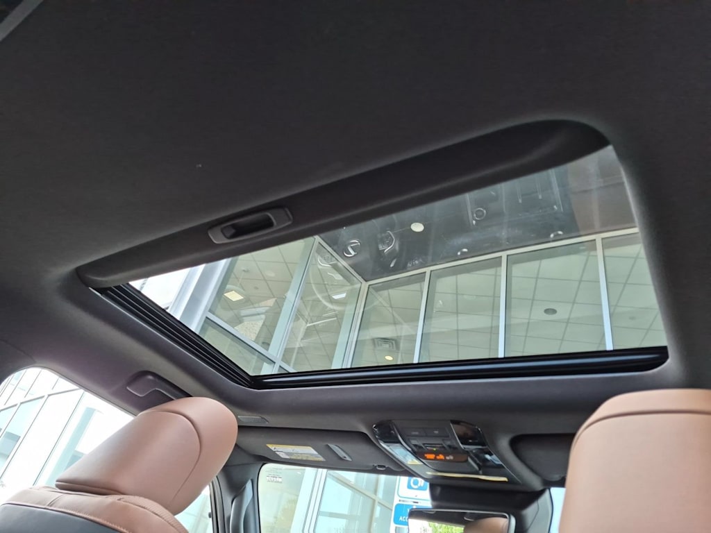 Thumbnail: 2024 Lexus ES - 31
