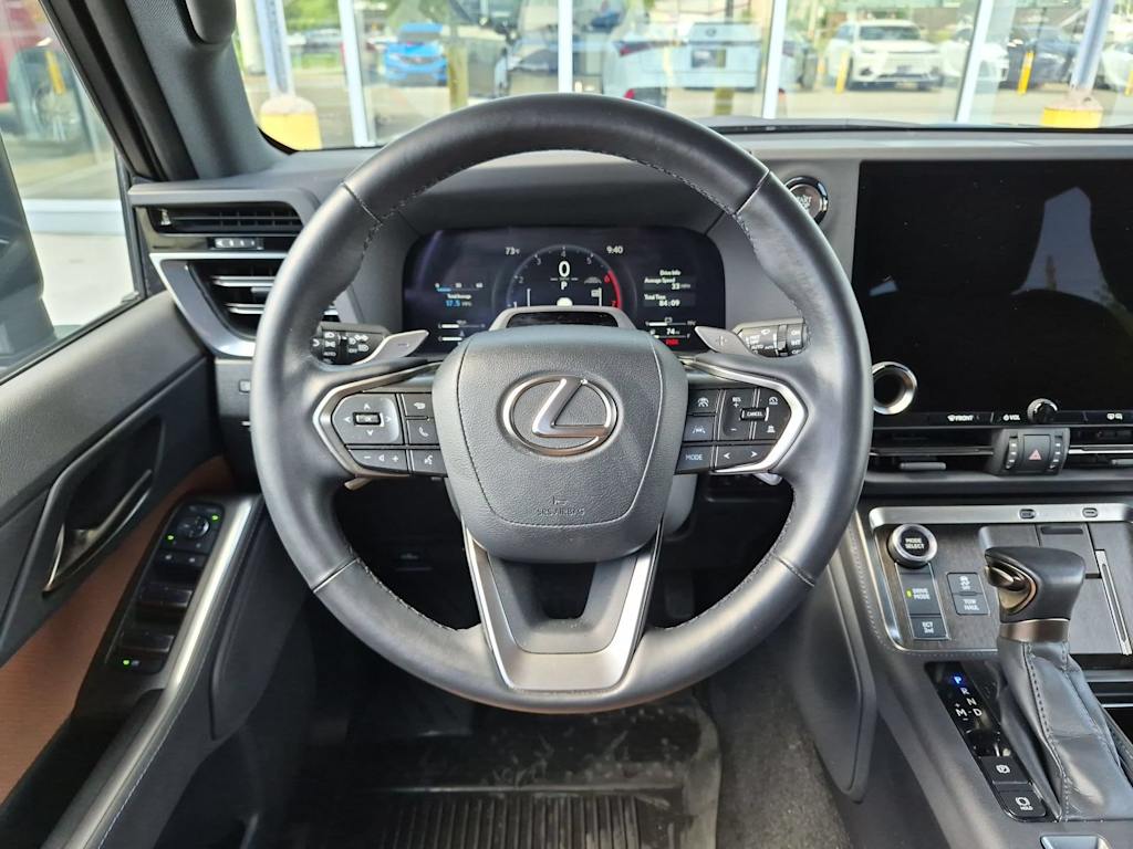 Thumbnail: 2024 Lexus ES - 14