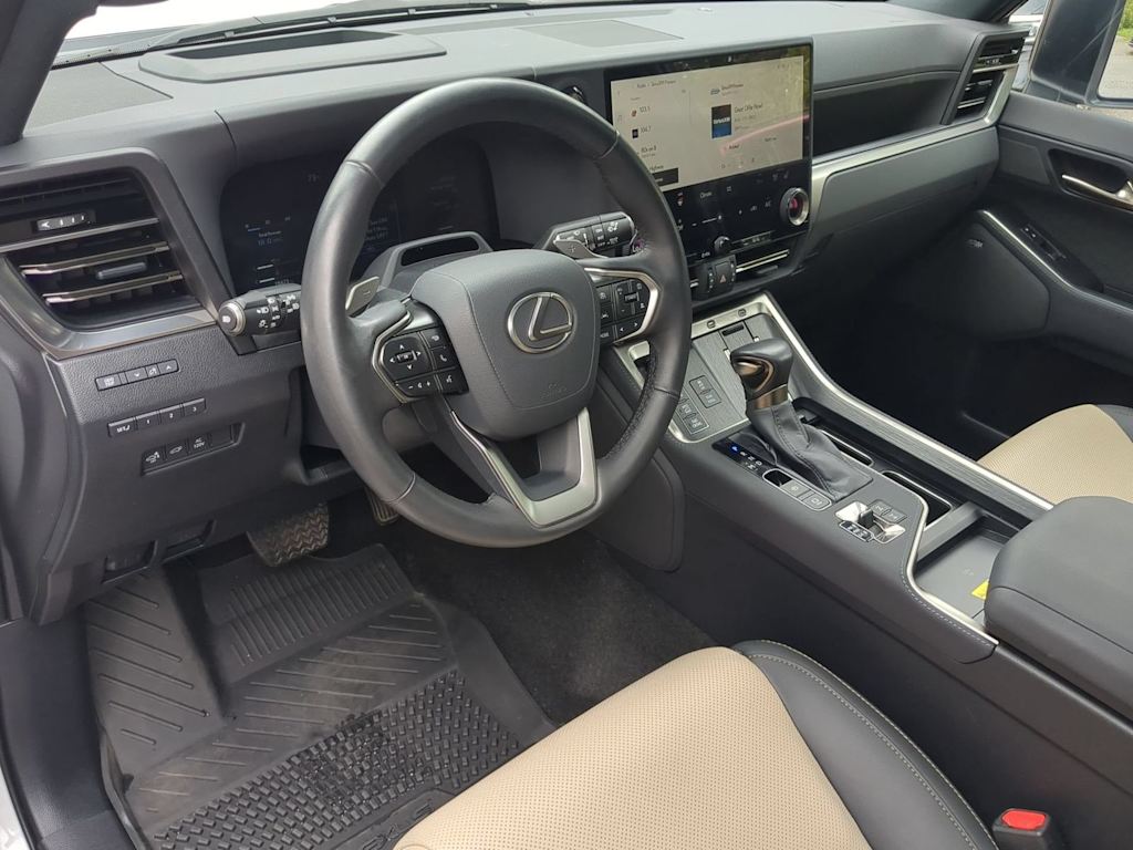 Thumbnail: 2024 Lexus ES - 13