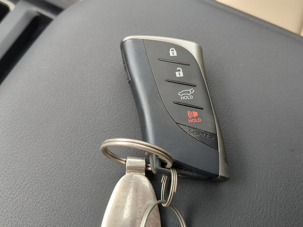 Thumbnail: 2024 Lexus ES - 39