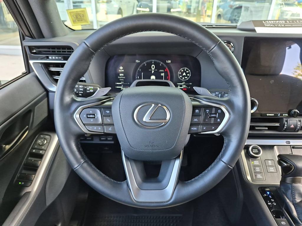 Thumbnail: 2025 Lexus ES - 13