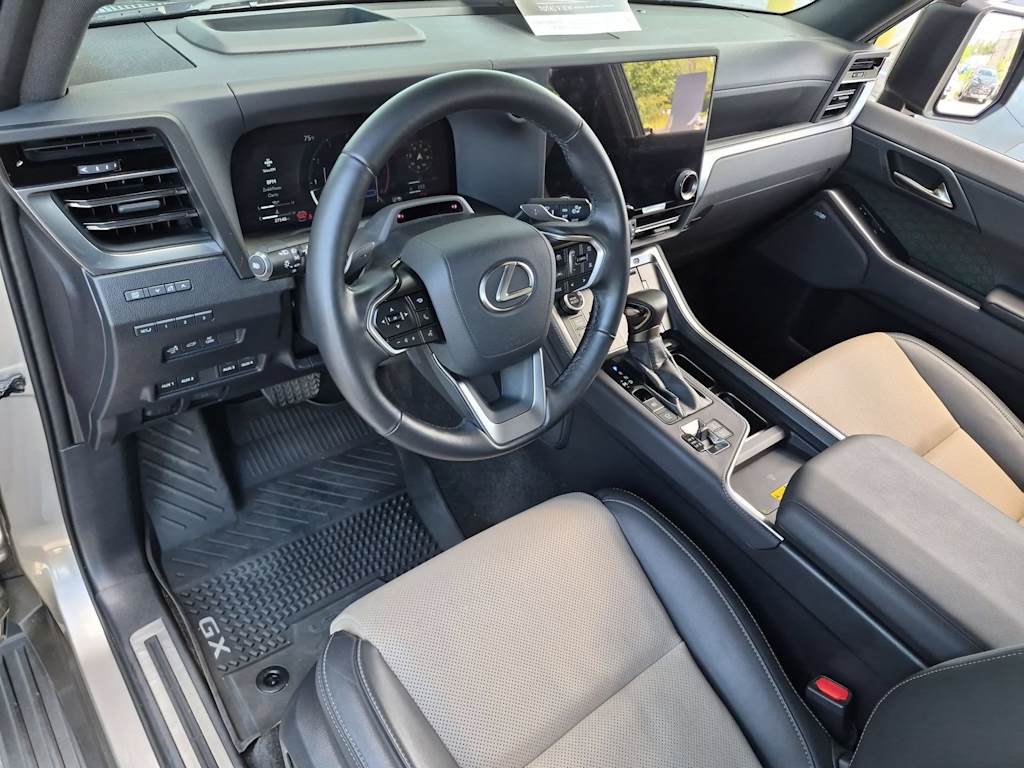 Thumbnail: 2025 Lexus ES - 2