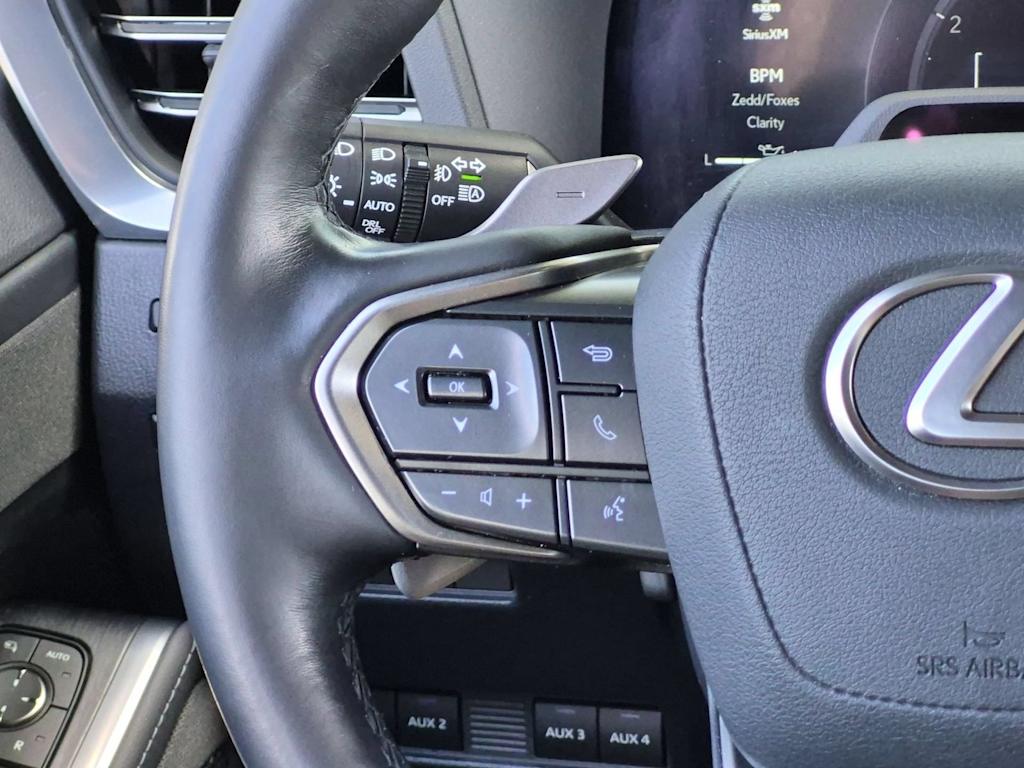 Thumbnail: 2025 Lexus ES - 32
