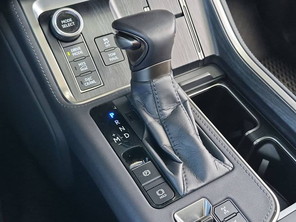 Thumbnail: 2025 Lexus ES - 15