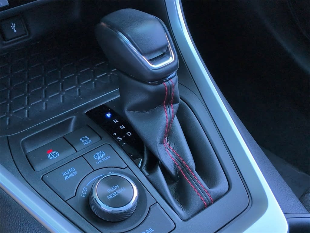 Thumbnail: 2022 Toyota RAV4 - 15