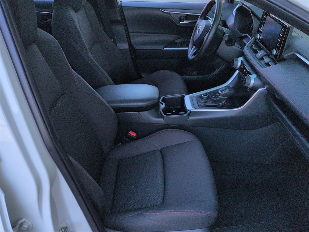 Thumbnail: 2022 Toyota RAV4 - 11